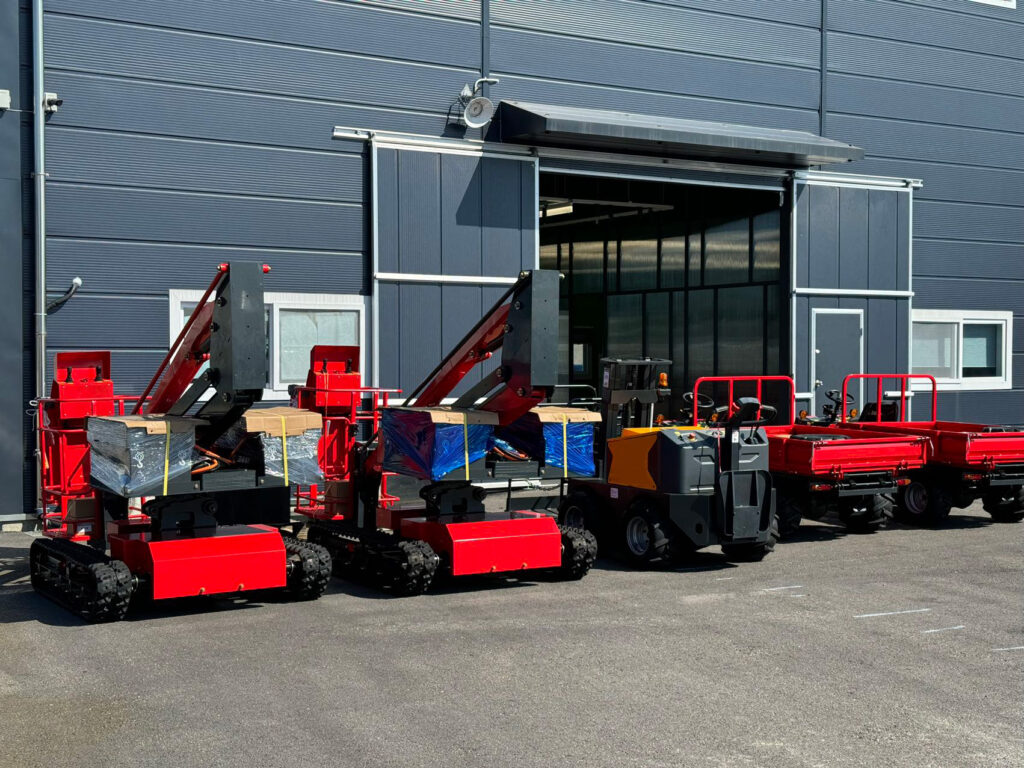 SPIDERWAY Showcases Electric Farm Vehicles at USA Farm Progress Show 2025 emovelift